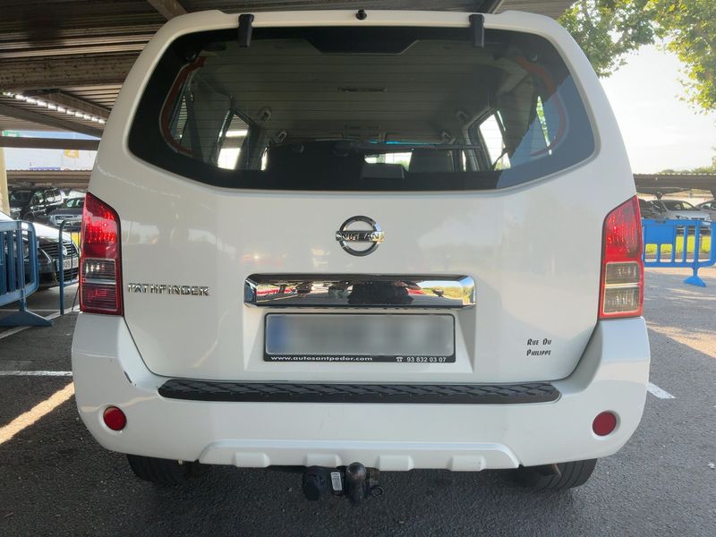 Nissan Pathfinder 2.5 dCi SE — zdjęcie 5