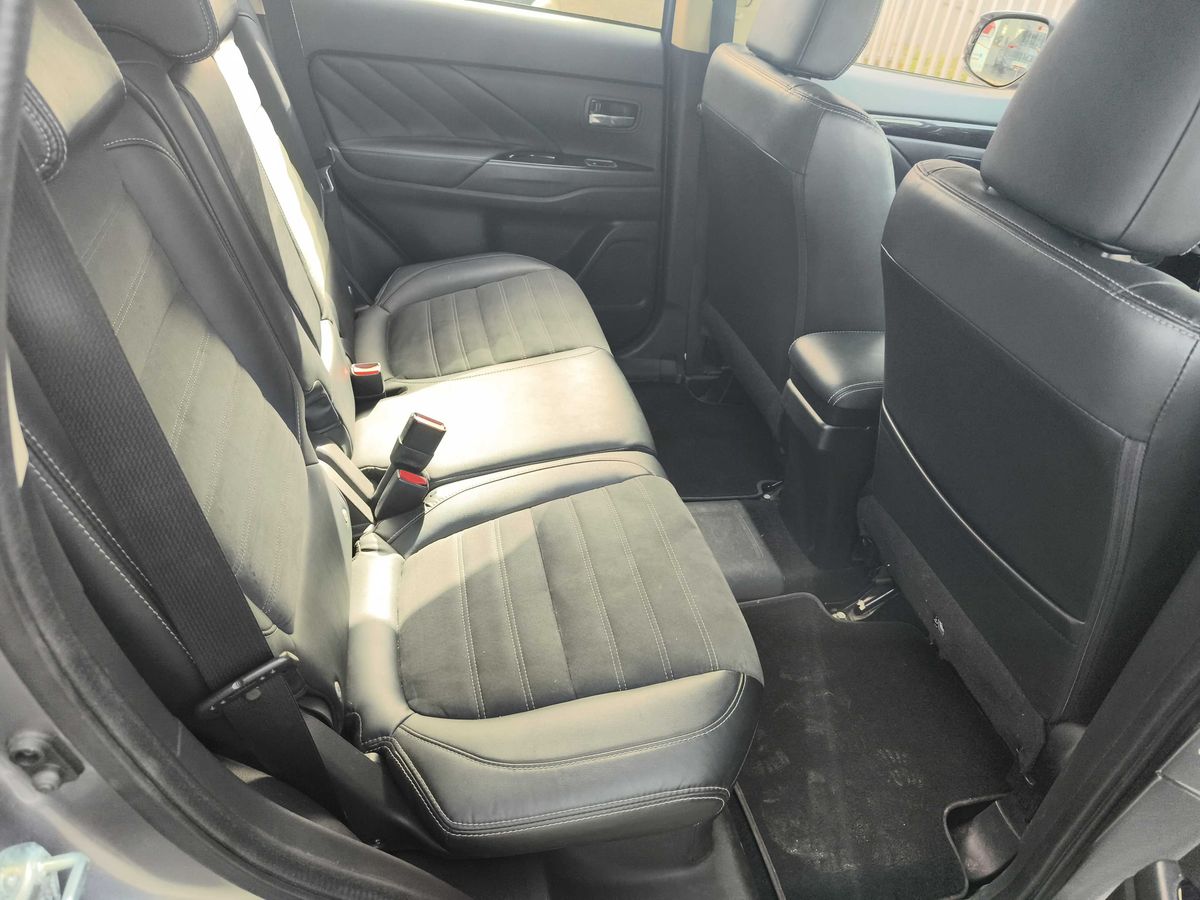Mitsubishi Outlander 2017 — photo 14