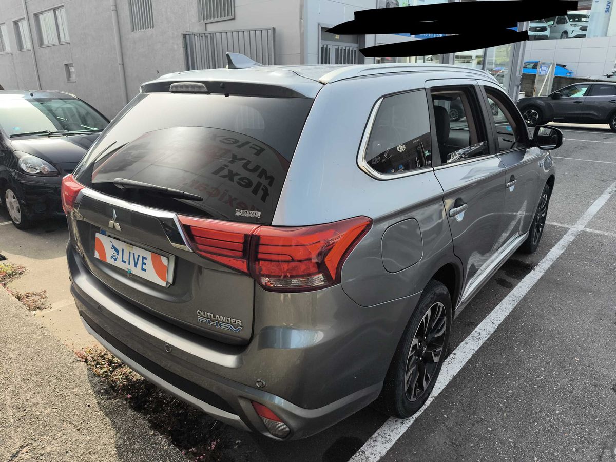 Mitsubishi Outlander 2017 — photo 6