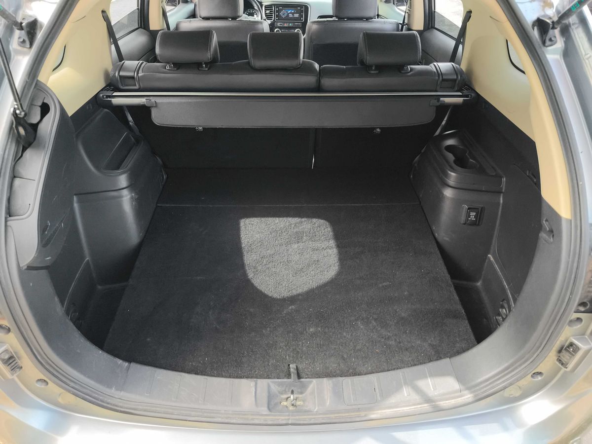 Mitsubishi Outlander 2017 — photo 10