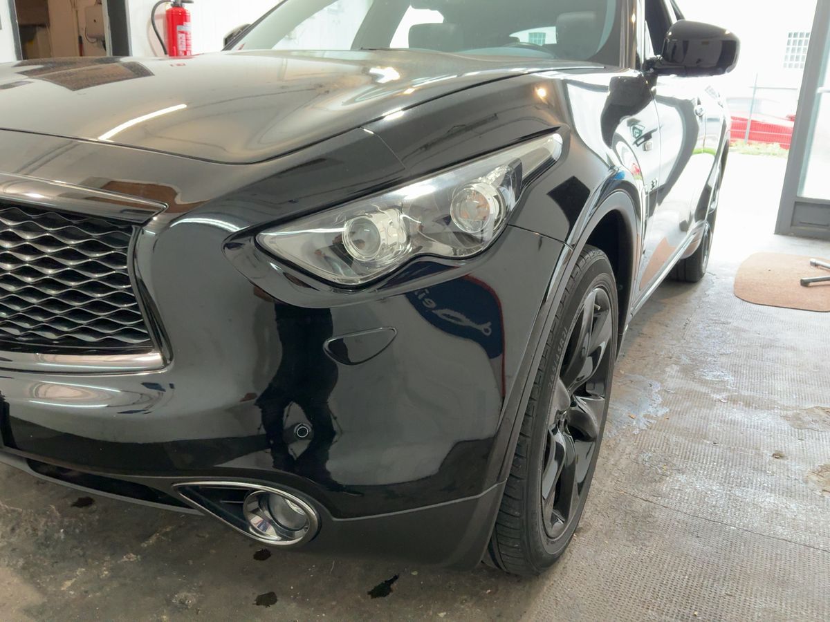 Infiniti QX70 3.7 V6 S Design