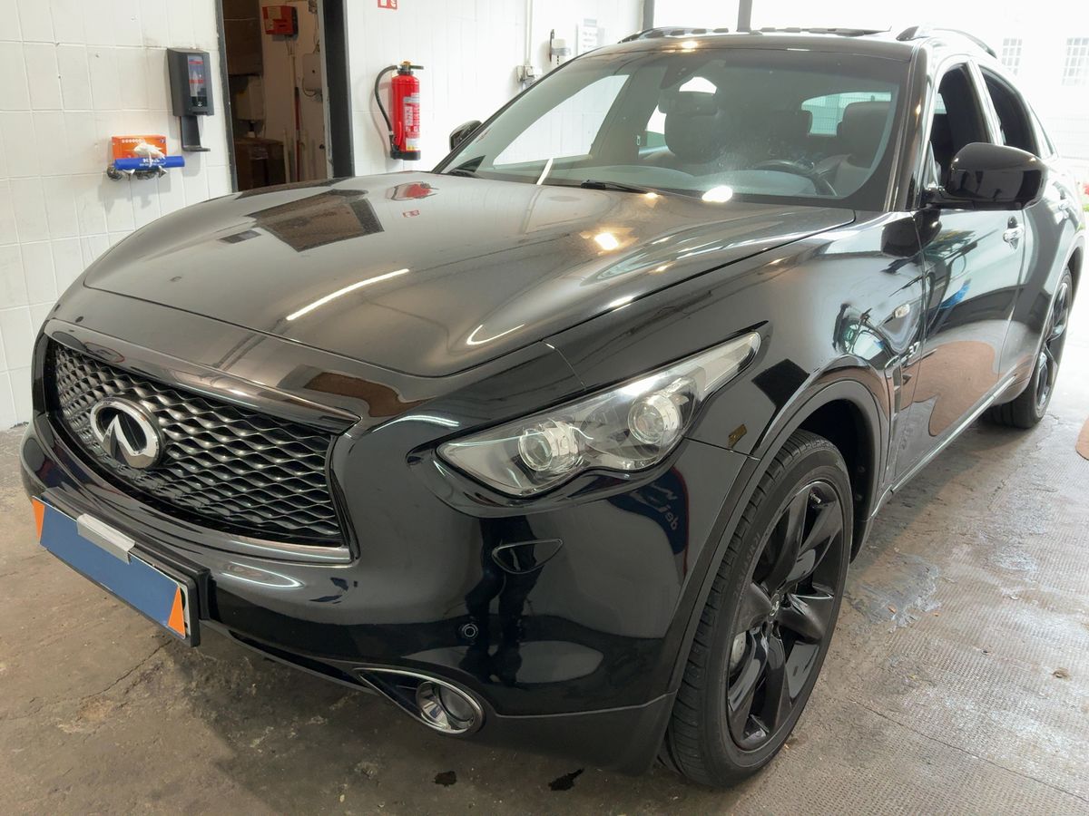 Infiniti QX70 3.7 V6 S Design