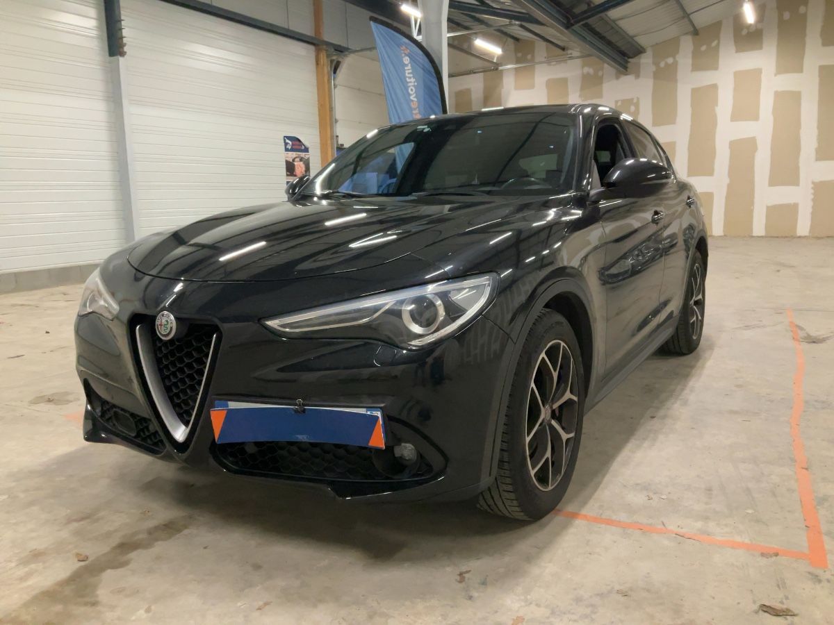 Alfa Romeo 2018 — photo 1