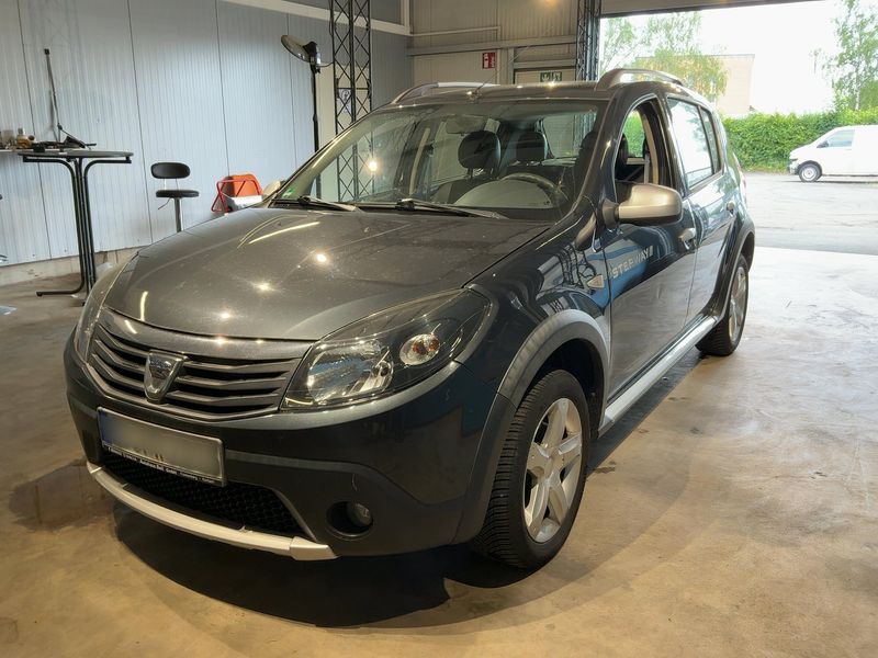 Dacia Sandero 1.6 E85 Stepway II 2012 – снимка 1