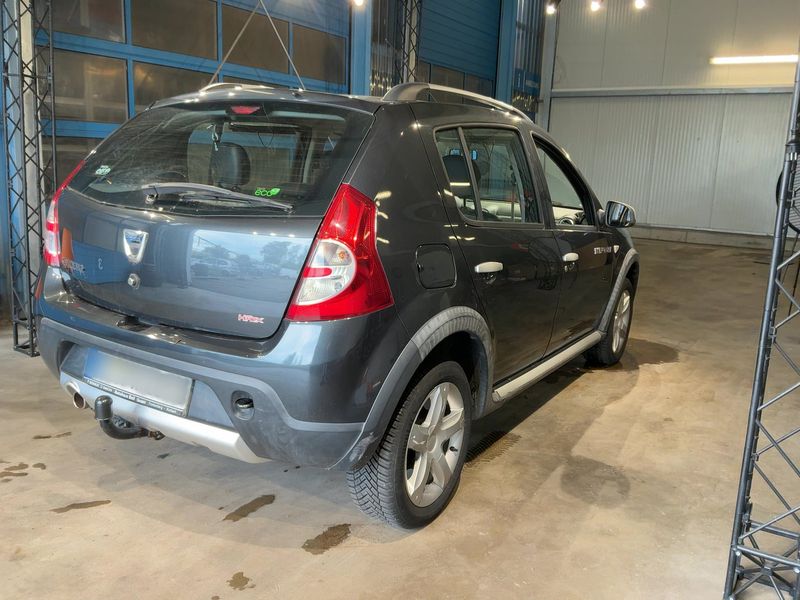 Dacia Sandero 1.6 E85 Stepway II 2012 – снимка 8