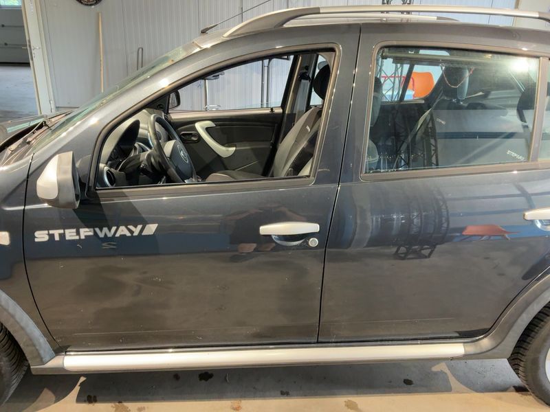 Dacia Sandero 1.6 E85 Stepway II 2012 – снимка 4