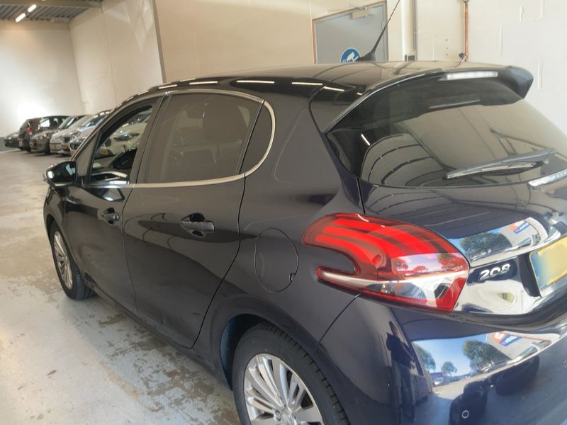Peugeot 208 1.2 PureTech Allure — zdjęcie 3