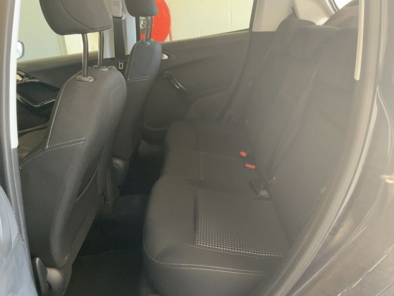 Peugeot 208 1.2 PureTech Allure — zdjęcie 14