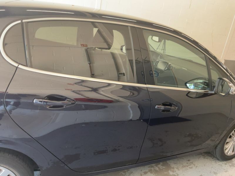 Peugeot 208 1.2 PureTech Allure — zdjęcie 7