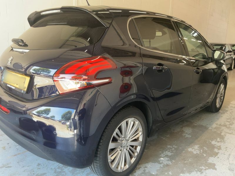 Peugeot 208 1.2 PureTech Allure — zdjęcie 6