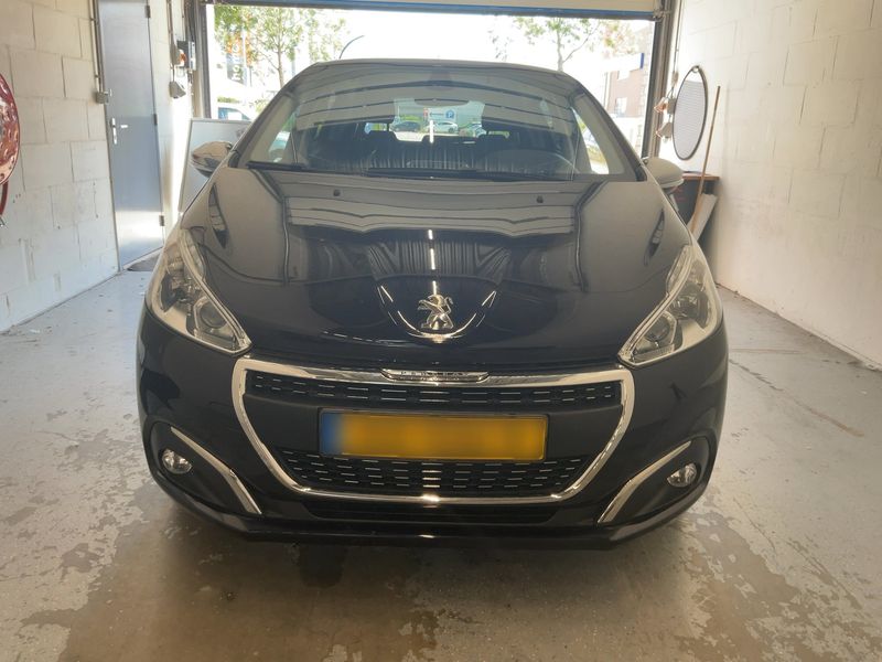 Peugeot 208 1.2 PureTech Allure — zdjęcie 9