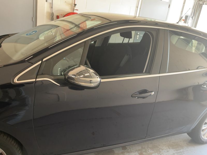 Peugeot 208 1.2 PureTech Allure — zdjęcie 4