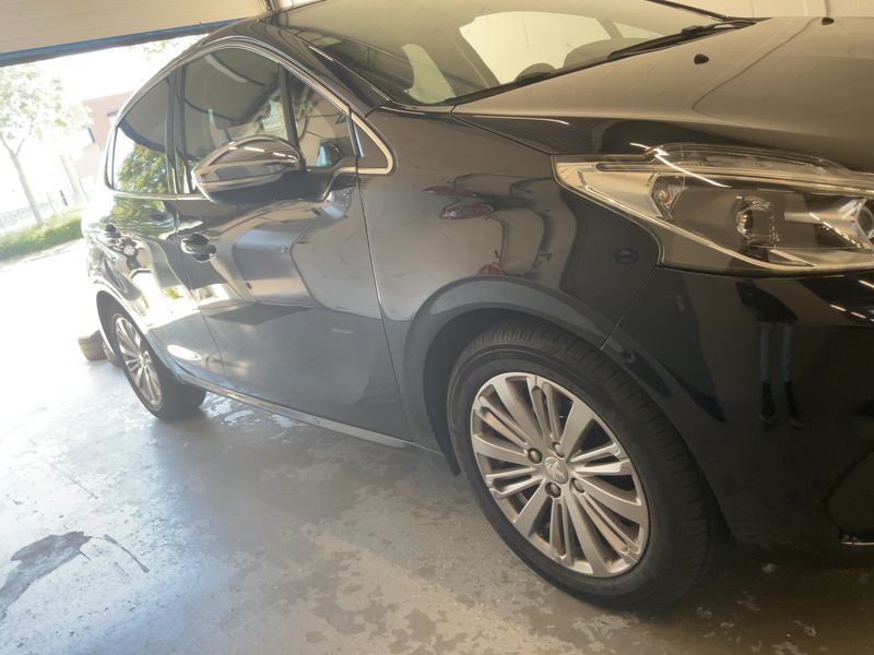 Peugeot 208 1.2 PureTech Allure — zdjęcie 8