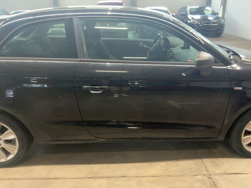 Audi A1 2.0 TDI Ambition 2012 – снимка 10