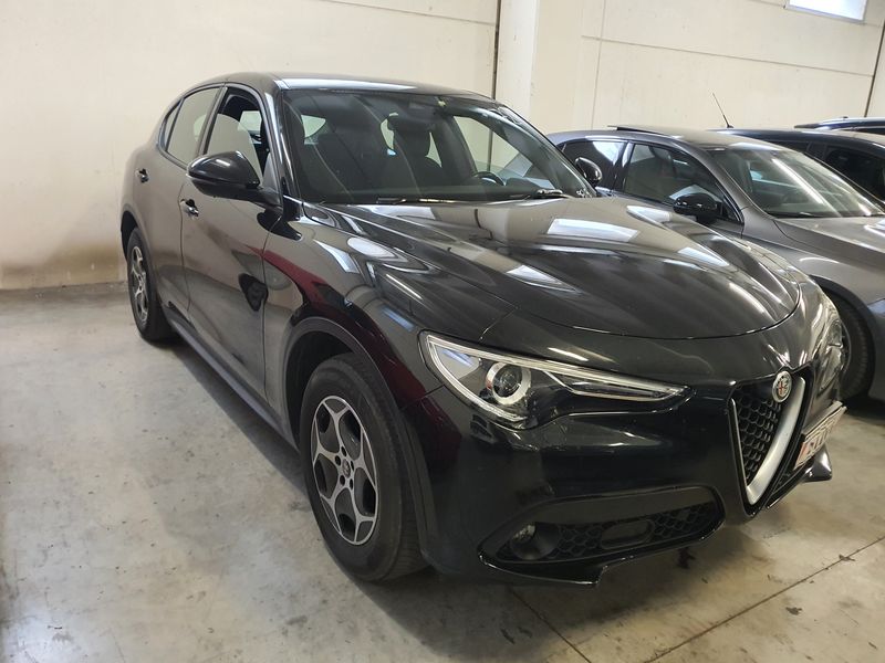 Alfa Romeo Stelvio 2.2 JTDM Super Business Q4 — zdjęcie 6