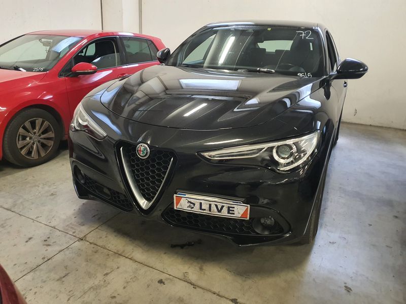 Alfa Romeo Stelvio 2.2 JTDM Super Business Q4 — zdjęcie 7