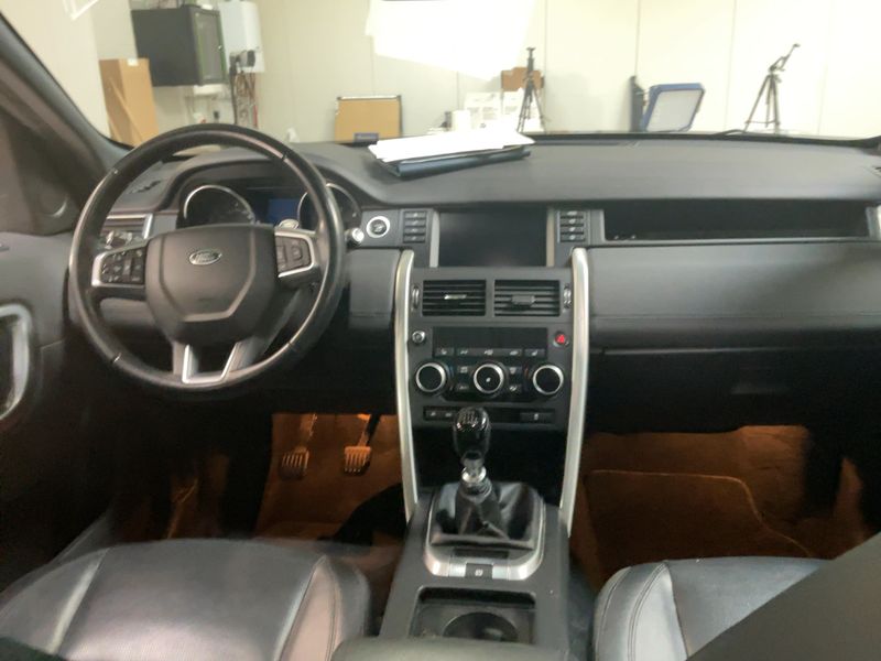 Land Rover Discovery Sport 2.0 Td4 SE AWD — zdjęcie 12