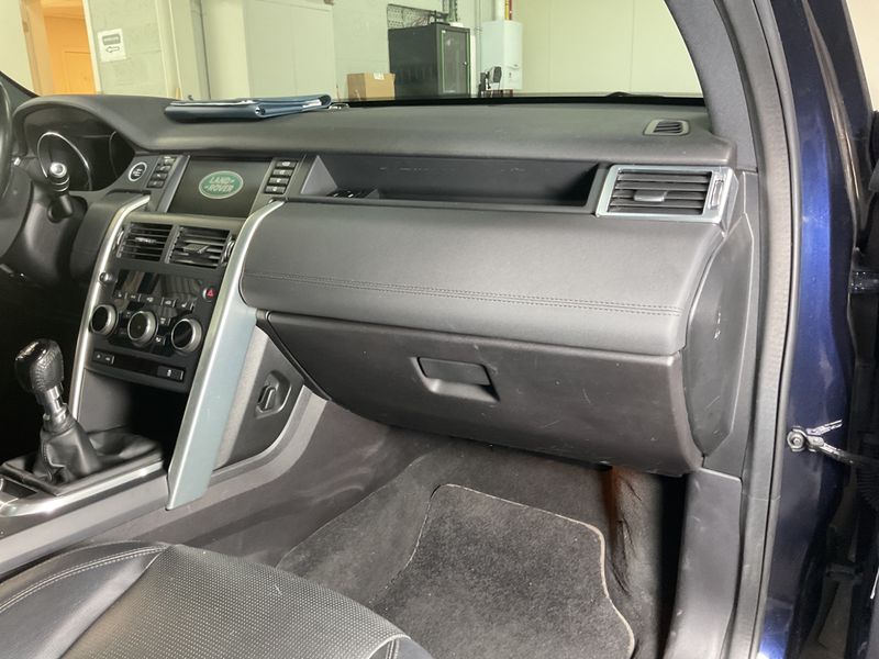 Land Rover Discovery Sport 2.0 Td4 SE AWD 2018 – снимка 32