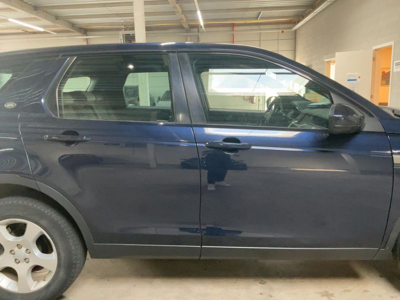 Land Rover Discovery Sport 2.0 Td4 SE AWD — zdjęcie 7