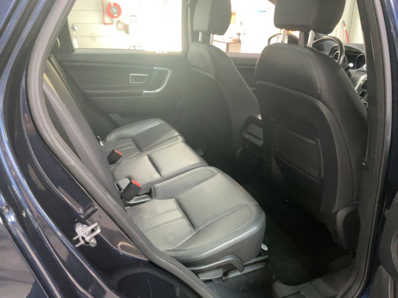 Land Rover Discovery Sport 2.0 Td4 SE AWD — zdjęcie 14