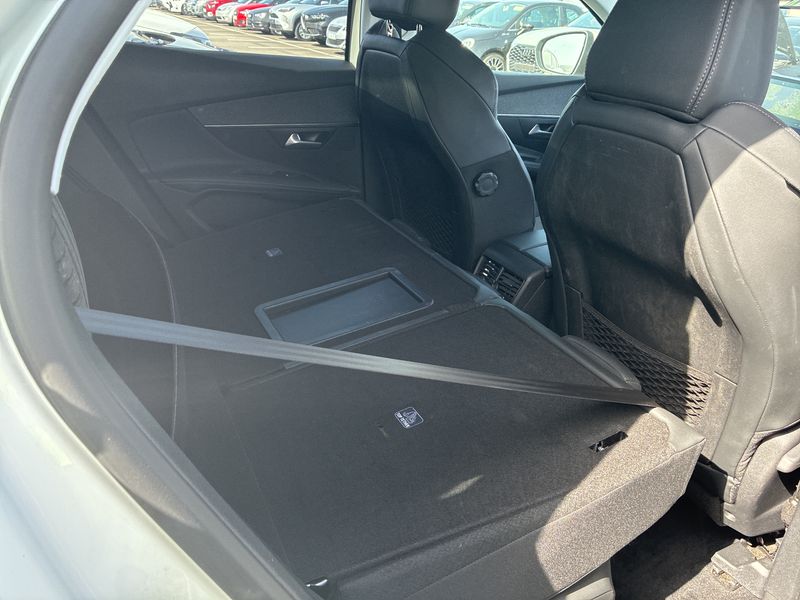 Peugeot 3008 1.5 Blue-HDi Allure — zdjęcie 14