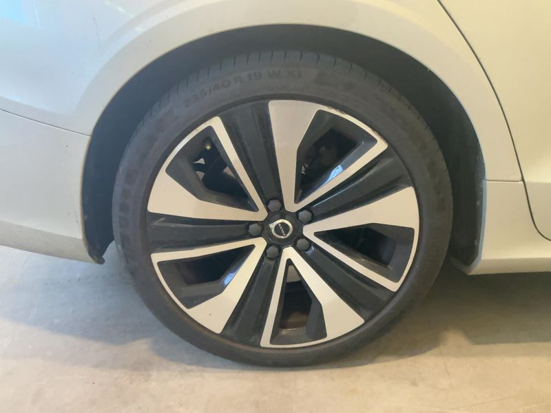 Volvo V60 2.0 T8 Plug-in Hybrid Inscription Expression AWD — zdjęcie 7
