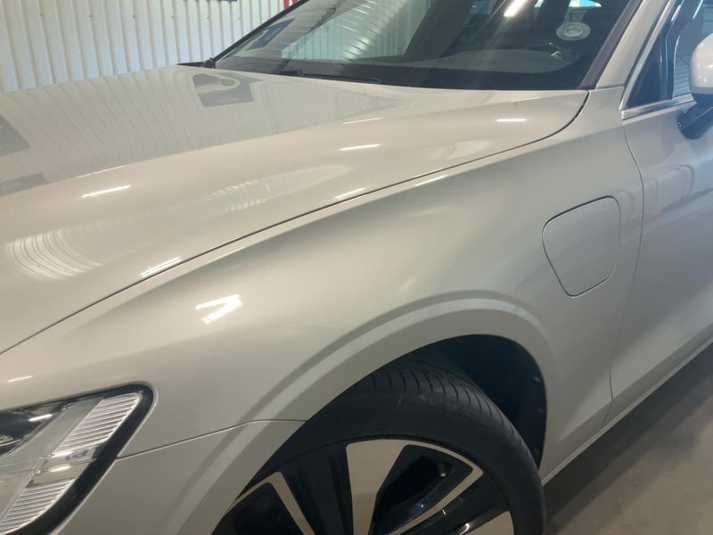 Volvo V60 2.0 T8 Plug-in Hybrid Inscription Expression AWD — zdjęcie 2