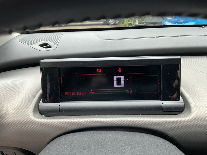 Citroen C4 Cactus 1.2 VTi Shine — zdjęcie 13