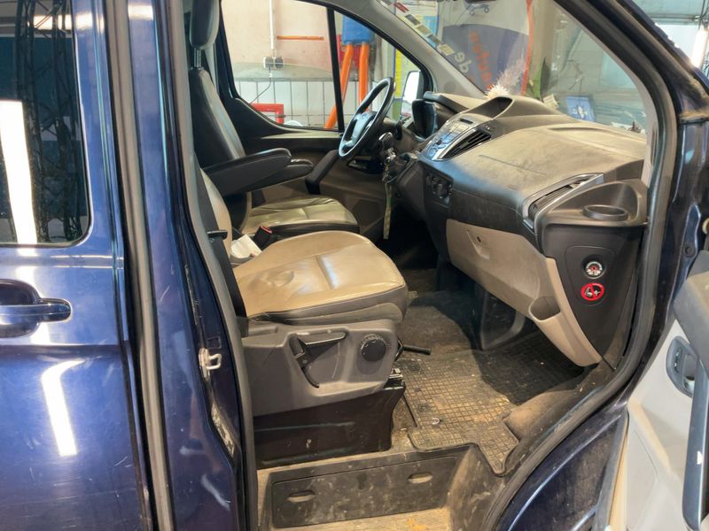 Ford Transit 2.2 TDCi 300 L2 Tourneo Titanium 2013 – снимка 16