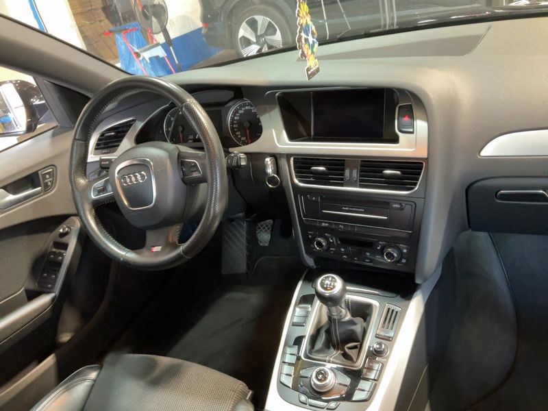 Audi A4 2.0 TDI quattro S line Sportpaket plus 2011 – снимка 18