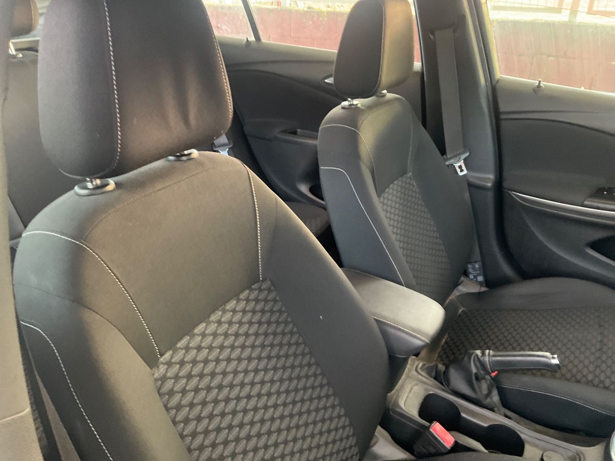 Opel Astra 2018 — photo 28