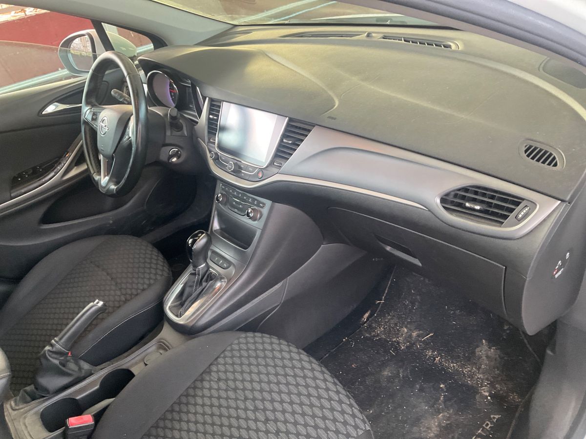Opel Astra 2018 — photo 25