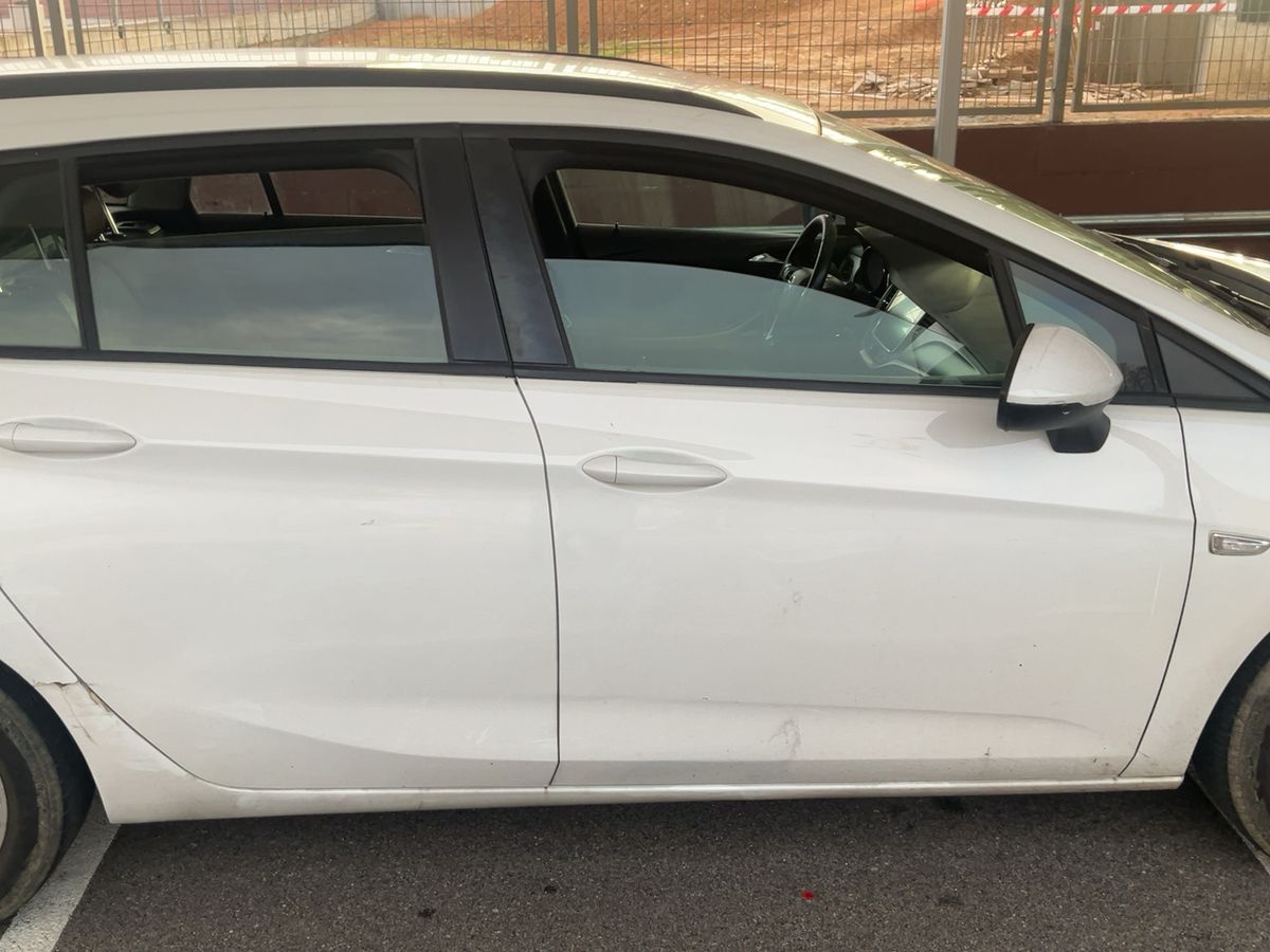 Opel Astra 2018 — photo 11
