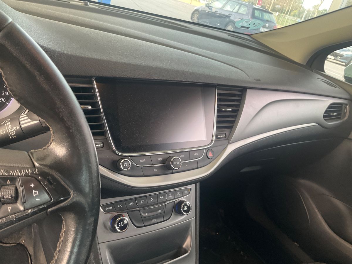 Opel Astra 2018 — photo 39