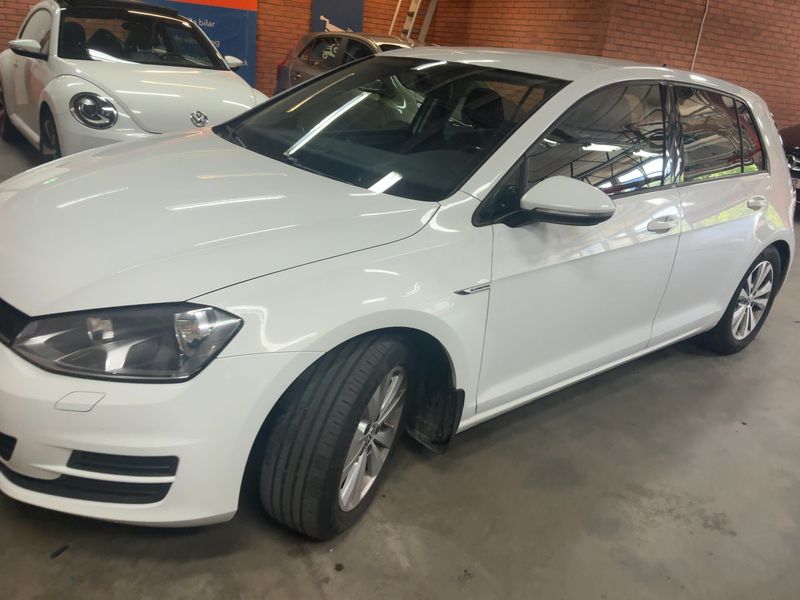 Volkswagen Golf VII 1.6 TDI Comfortline BlueMotion Tech 2014 – снимка 2