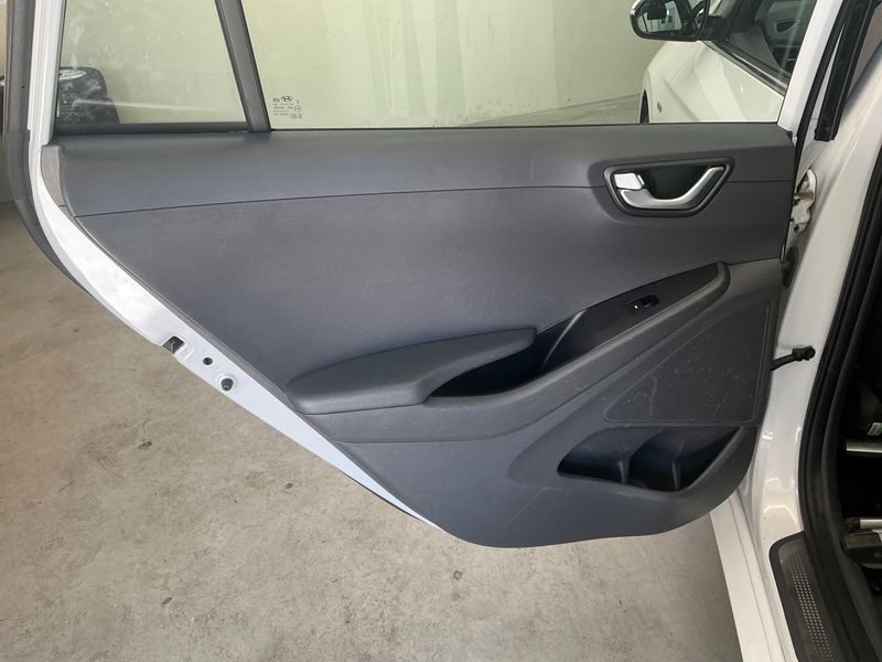 Hyundai IONIQ electric drive 88 kW Style Elektro 2018 – снимка 28