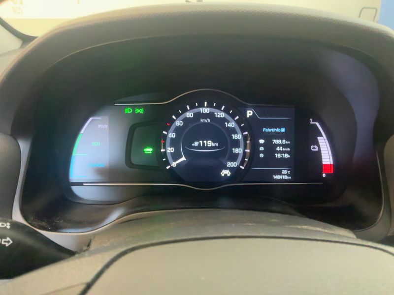 Hyundai IONIQ electric drive 88 kW Style Elektro — zdjęcie 13