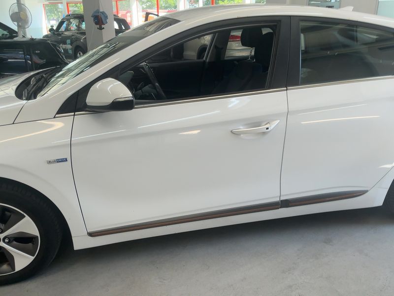 Hyundai IONIQ electric drive 88 kW Style Elektro — zdjęcie 4