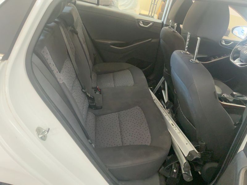 Hyundai IONIQ electric drive 88 kW Style Elektro — zdjęcie 14