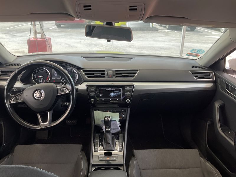 Skoda Superb 2.0 TDI Ambition — zdjęcie 12