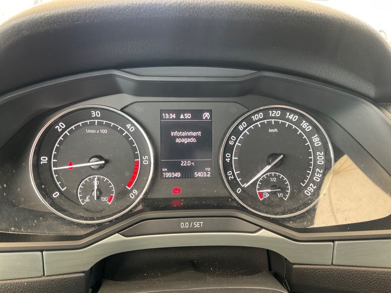Skoda Superb 2.0 TDI Ambition — zdjęcie 13