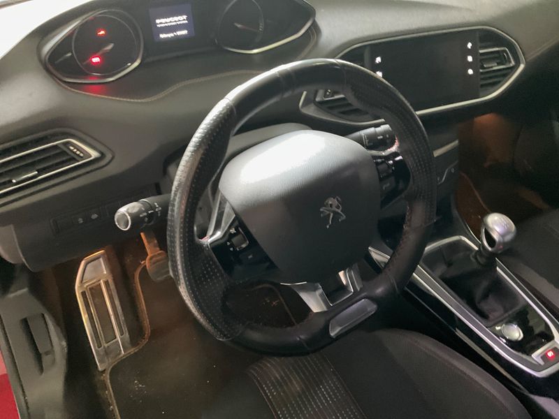 Peugeot 308 1.2 e-THP Allure 2019 – снимка 24