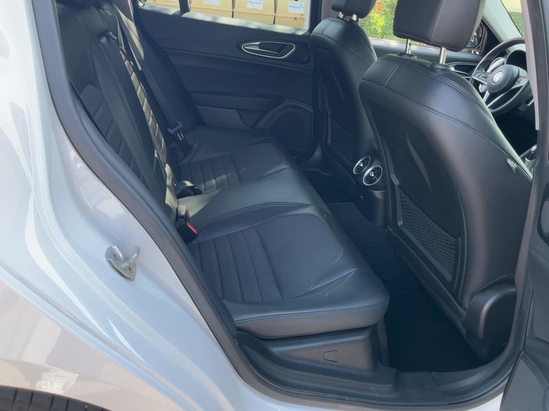 Alfa Romeo Giulia 2.2 JTDM Super — zdjęcie 14