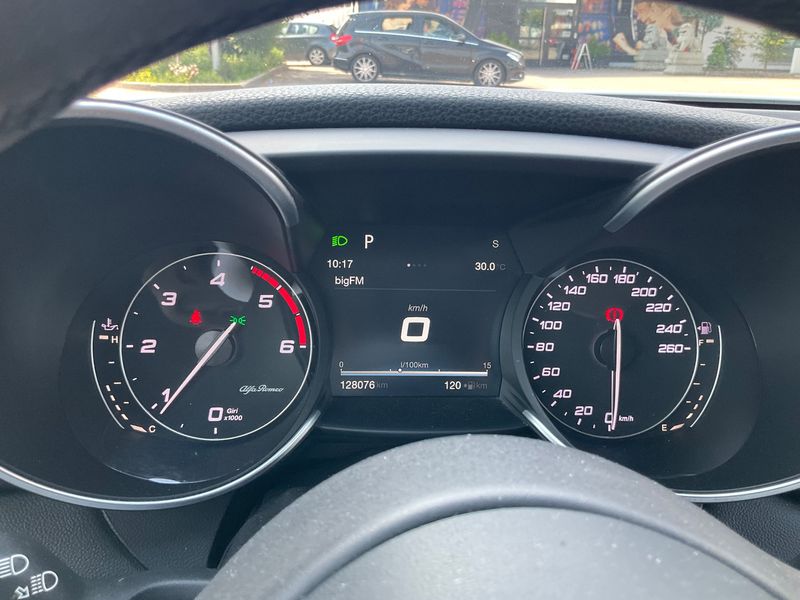 Alfa Romeo Giulia 2.2 JTDM Super — zdjęcie 13