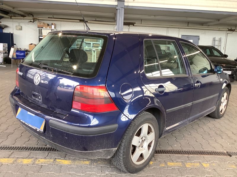Volkswagen Golf IV 1.4 Edition — zdjęcie 2
