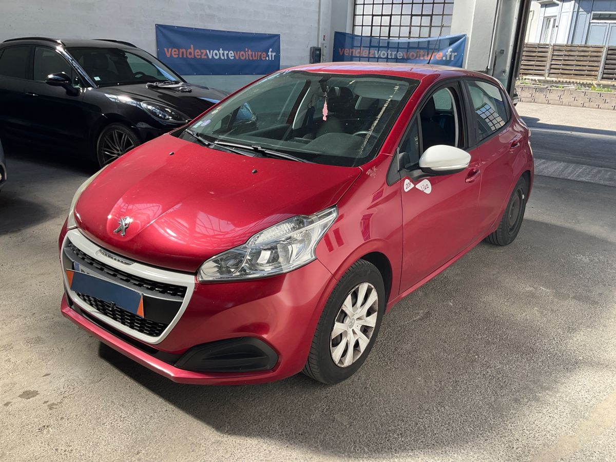Peugeot 208 2015 — photo 1