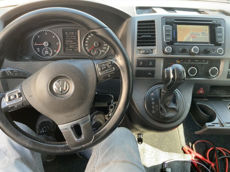Volkswagen T5 Caravelle 2.0 TDI Comfortline lang 2015 – снимка 17