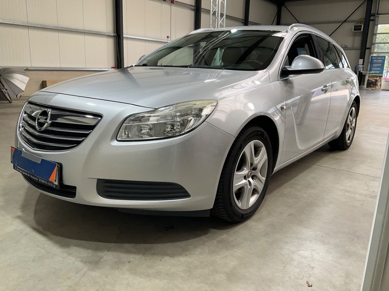 Opel Insignia Sports Tourer 1.8 Edition