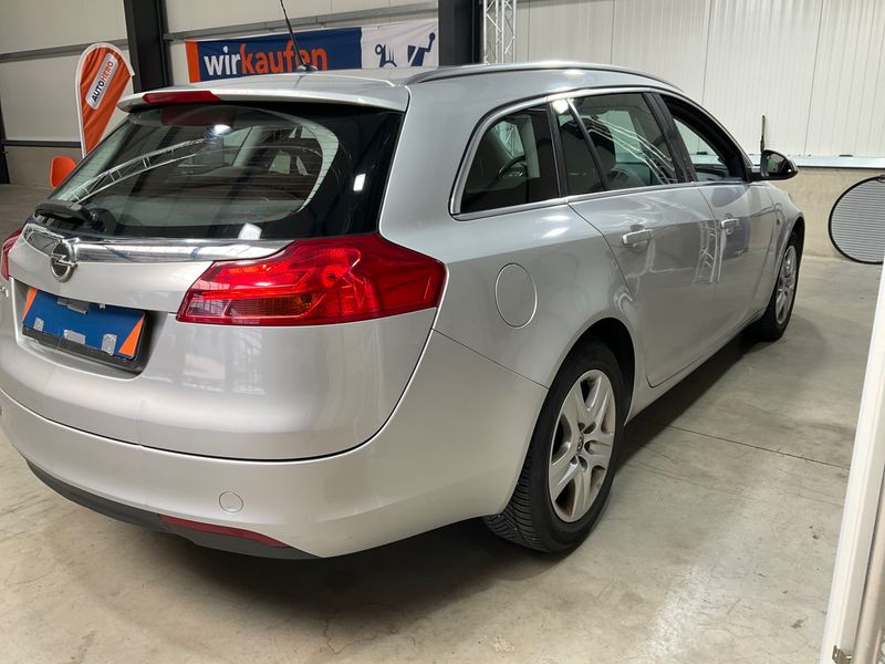 Opel Insignia Sports Tourer 1.8 Edition — zdjęcie 2
