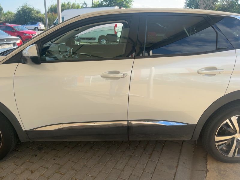Peugeot 3008 1.2 PureTech Allure — zdjęcie 4